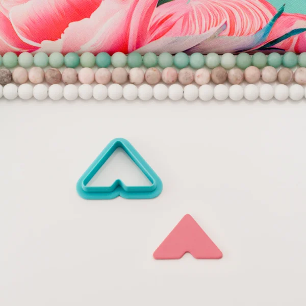 Triangle Hoop with Rounded Corners and Wide Base L
