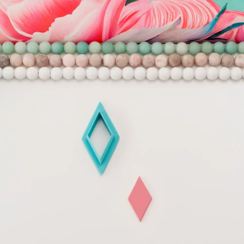 Solid Rhombus M