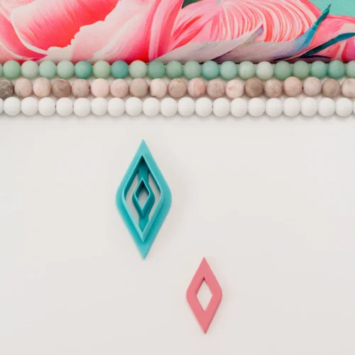 Rhombus Donut with 2 Rounded Corners M
