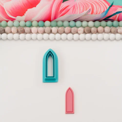 Framed Pointy Arch S