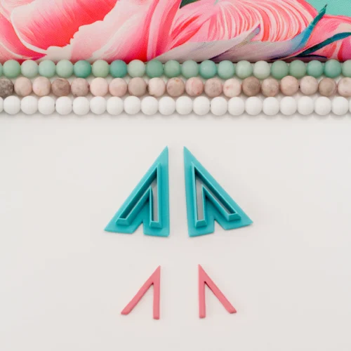 Mirrored Asymmetric Triangle Hoop S