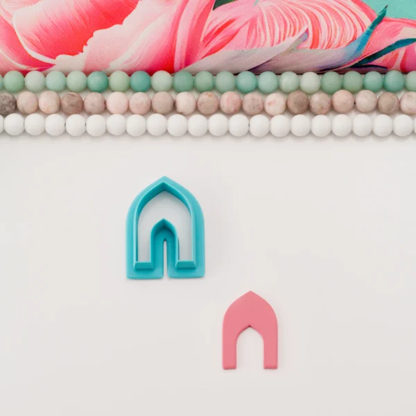 Pointy Elephant Arch Hoop M