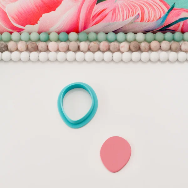 Solid Oval Pebble L