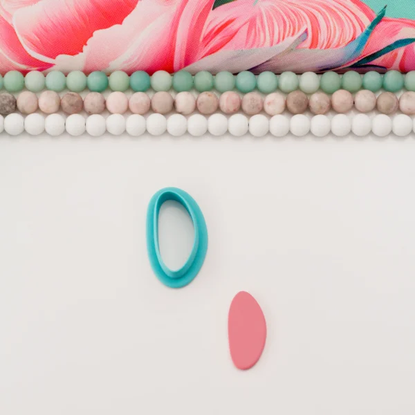 Solid Oval Pebble S