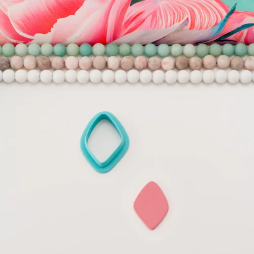 Solid Rhombus Pebble L